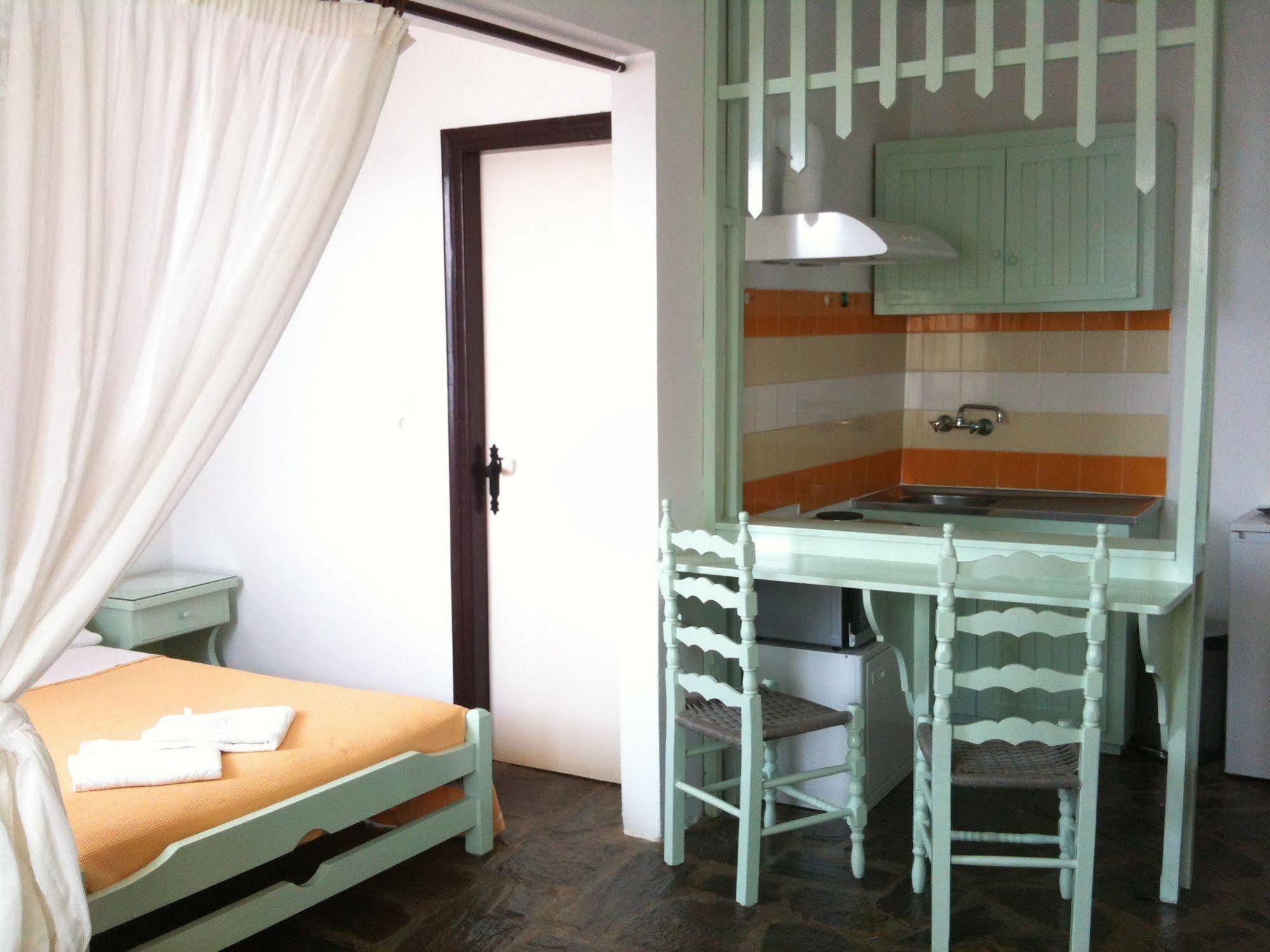 Otel Scorpios &